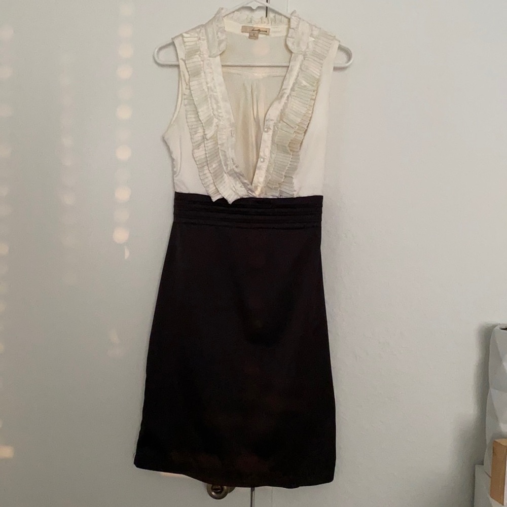 Forever 21 two-tone dress size small. Satin material Very elegant.